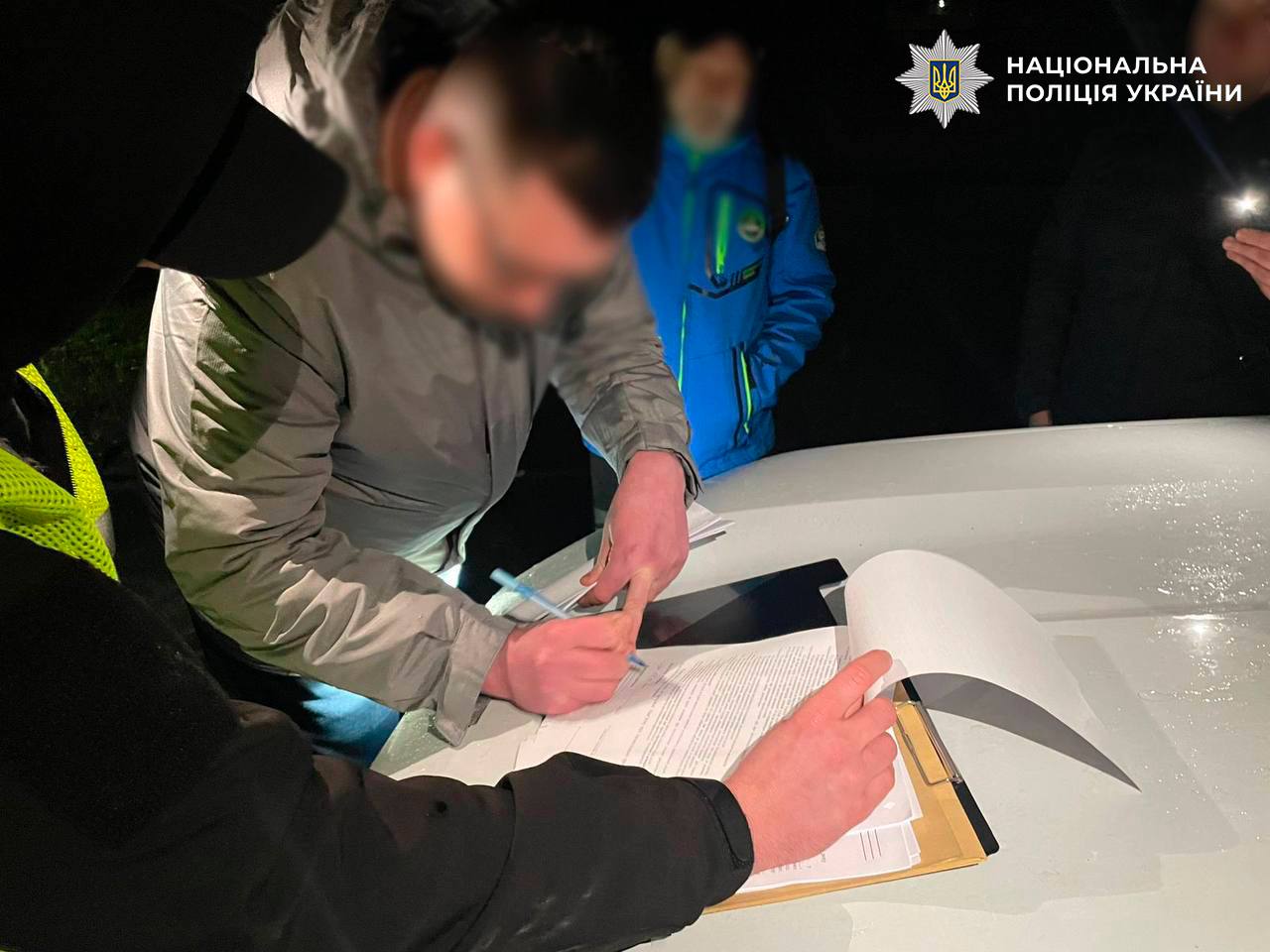 У Києві судитимуть шахраїв, які видавали себе за волонтерів та привласнили 9 квартир - фото 5