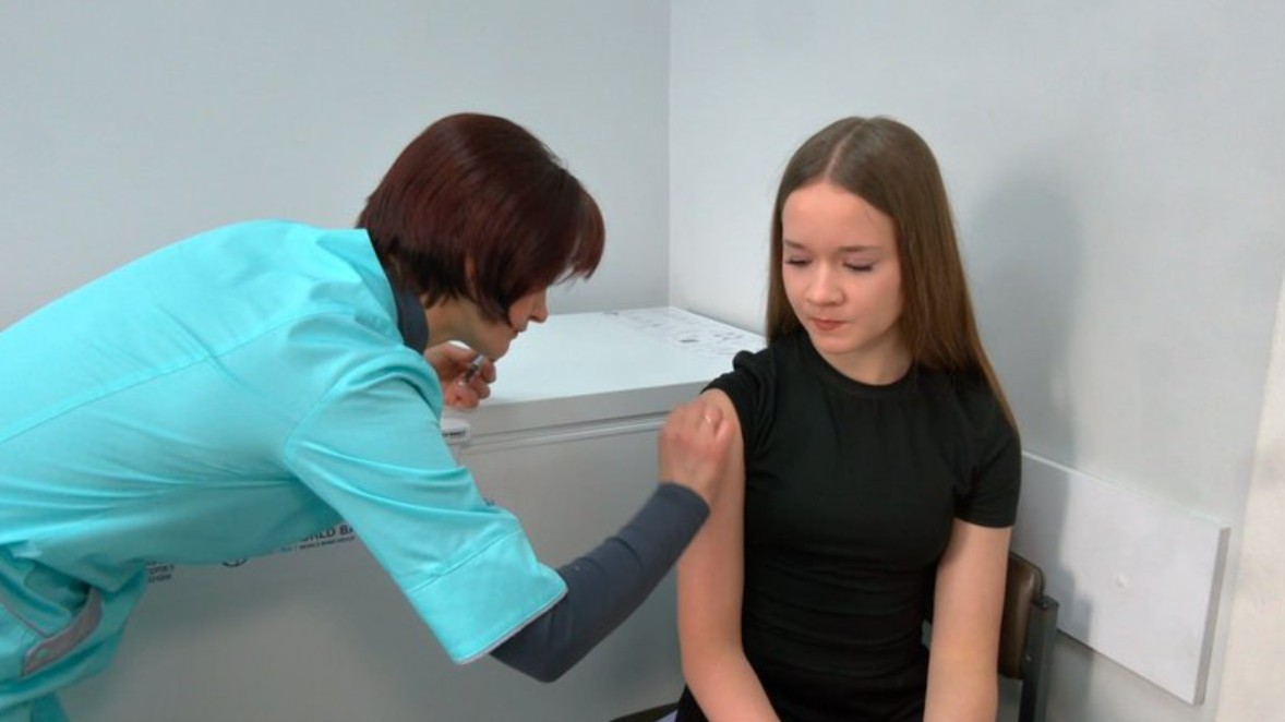 У Черкасах дівчаткам почали робити щеплення від вірусу папіломи людини