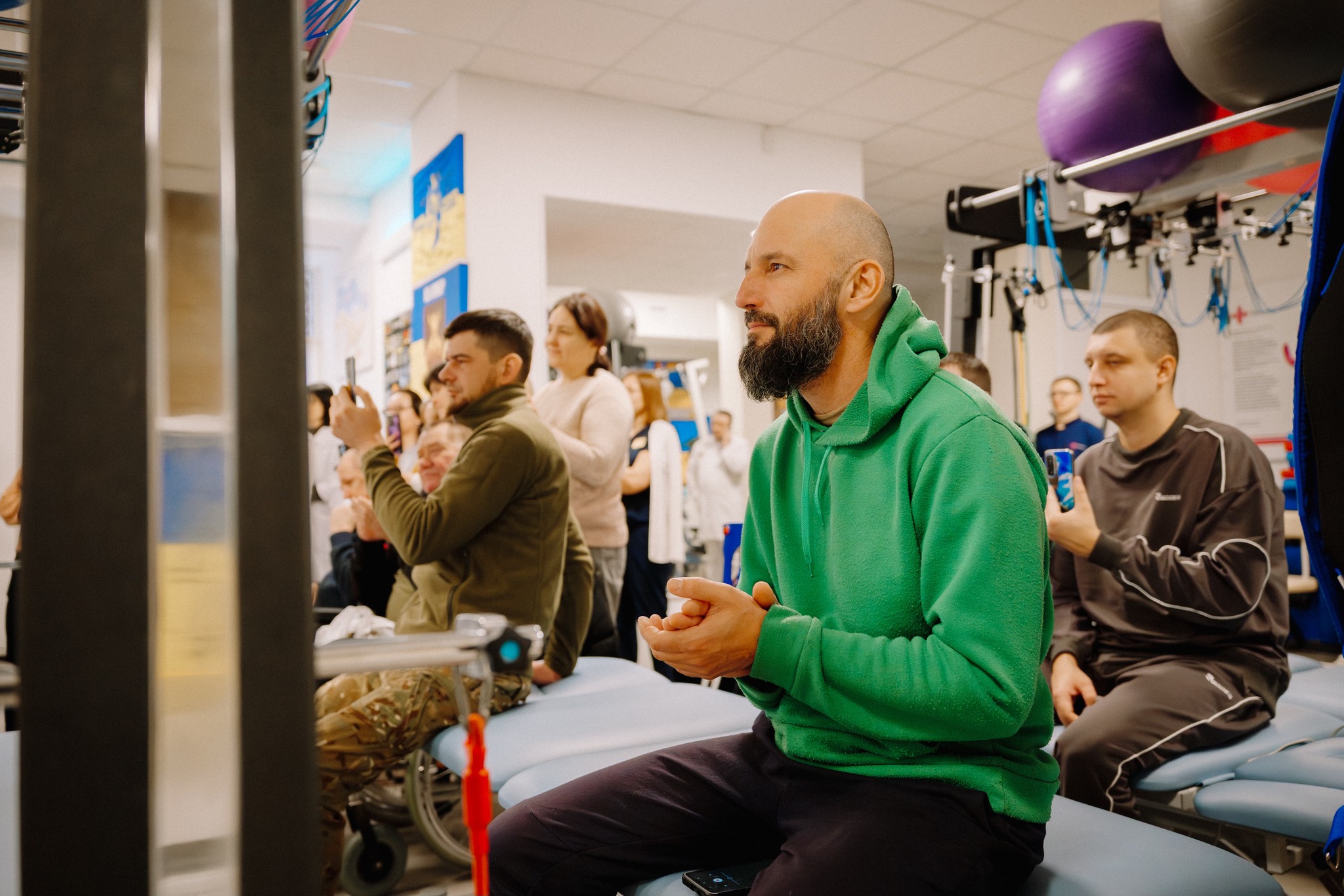 У Вінниці Wellboy заспівав для військових, які проходять реабілітацію - фото 3
