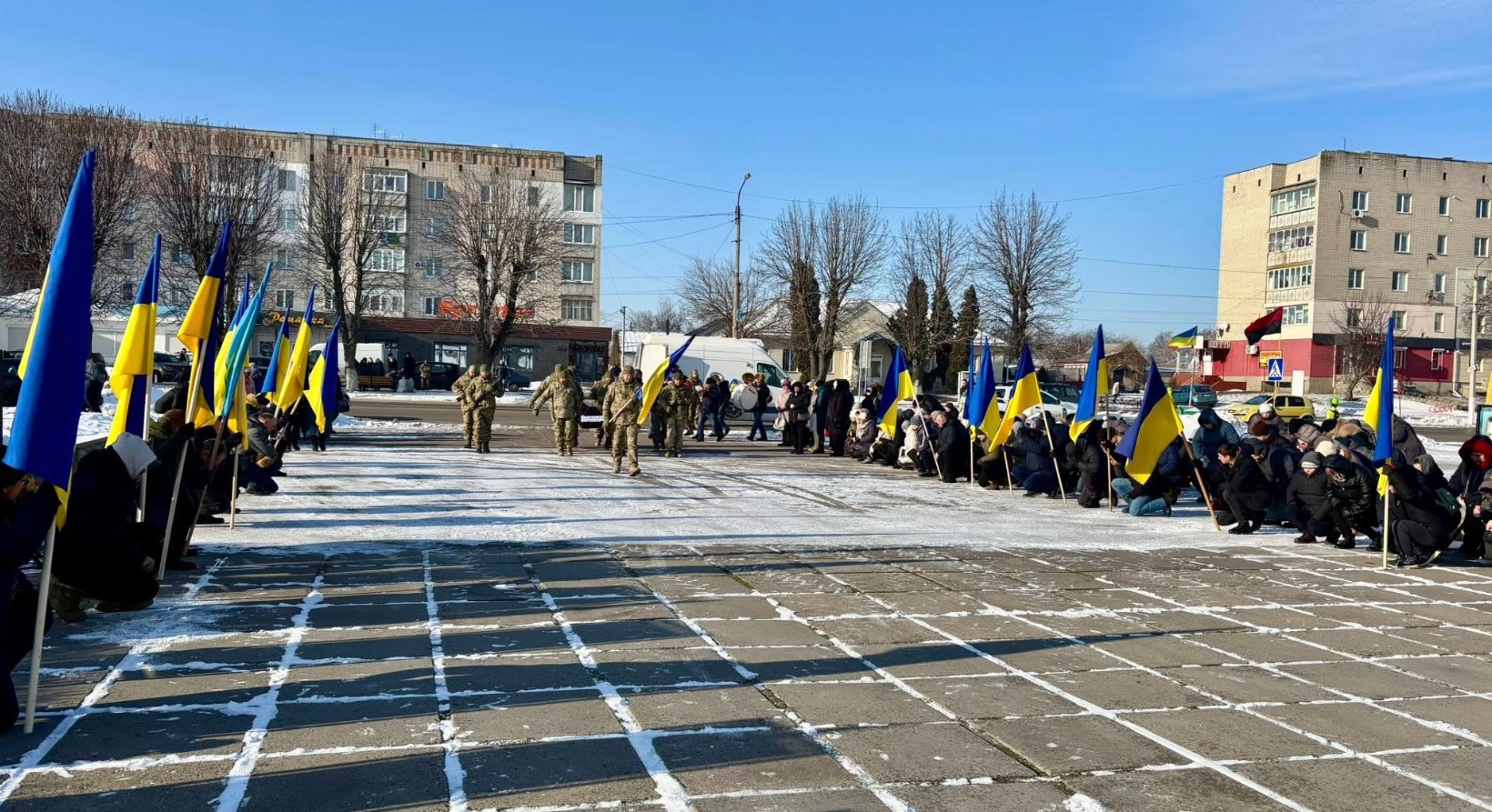 У Чорнобаївській громаді попрощалися із військовим Андрієм Осьмачком