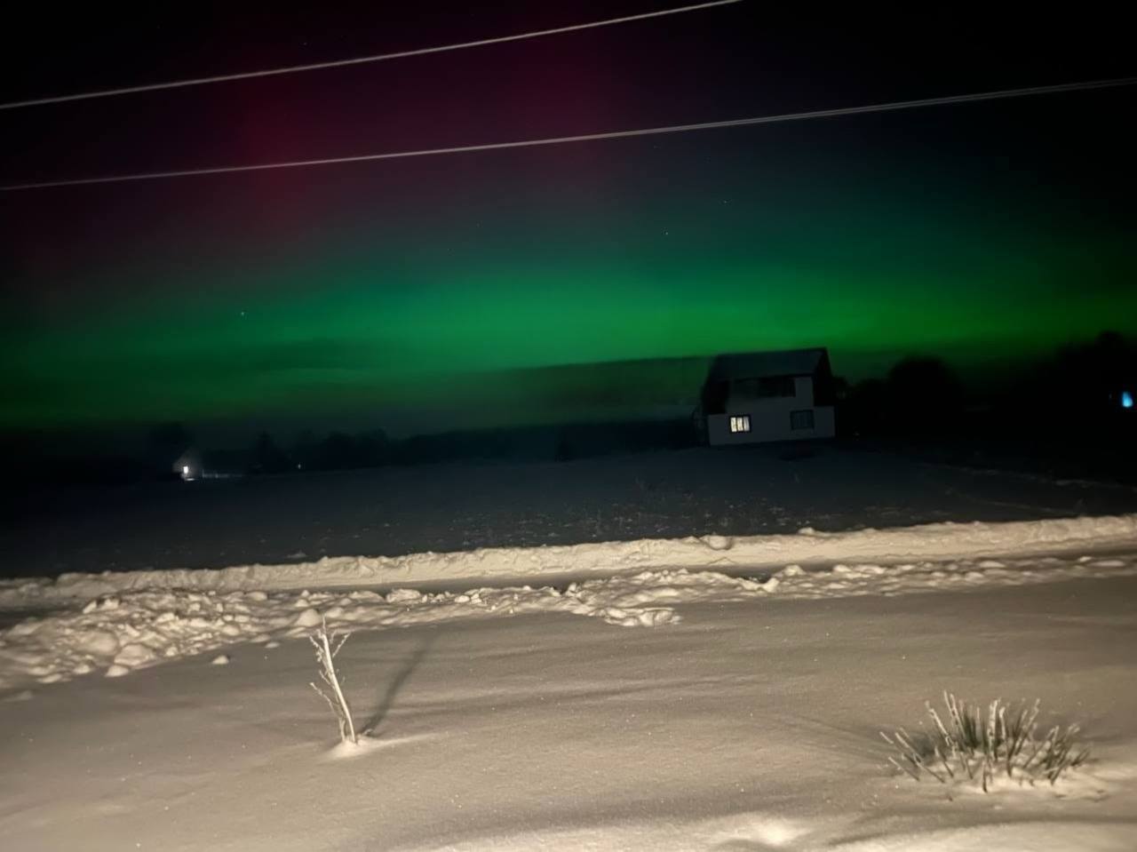 Небо на Київщині цієї ночі має фантастичний вигляд