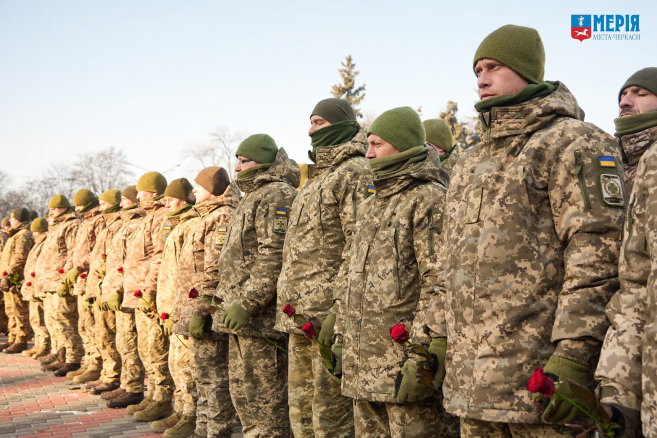 У Черкасах вшанували пам’ять оборонців Донецького аеропорту. Фото - фото 5