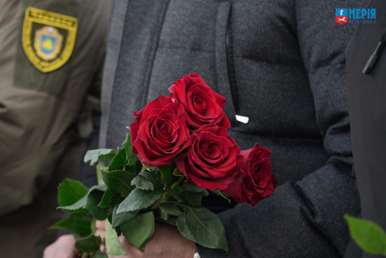 У Черкасах вшанували пам’ять оборонців Донецького аеропорту. Фото - фото 9
