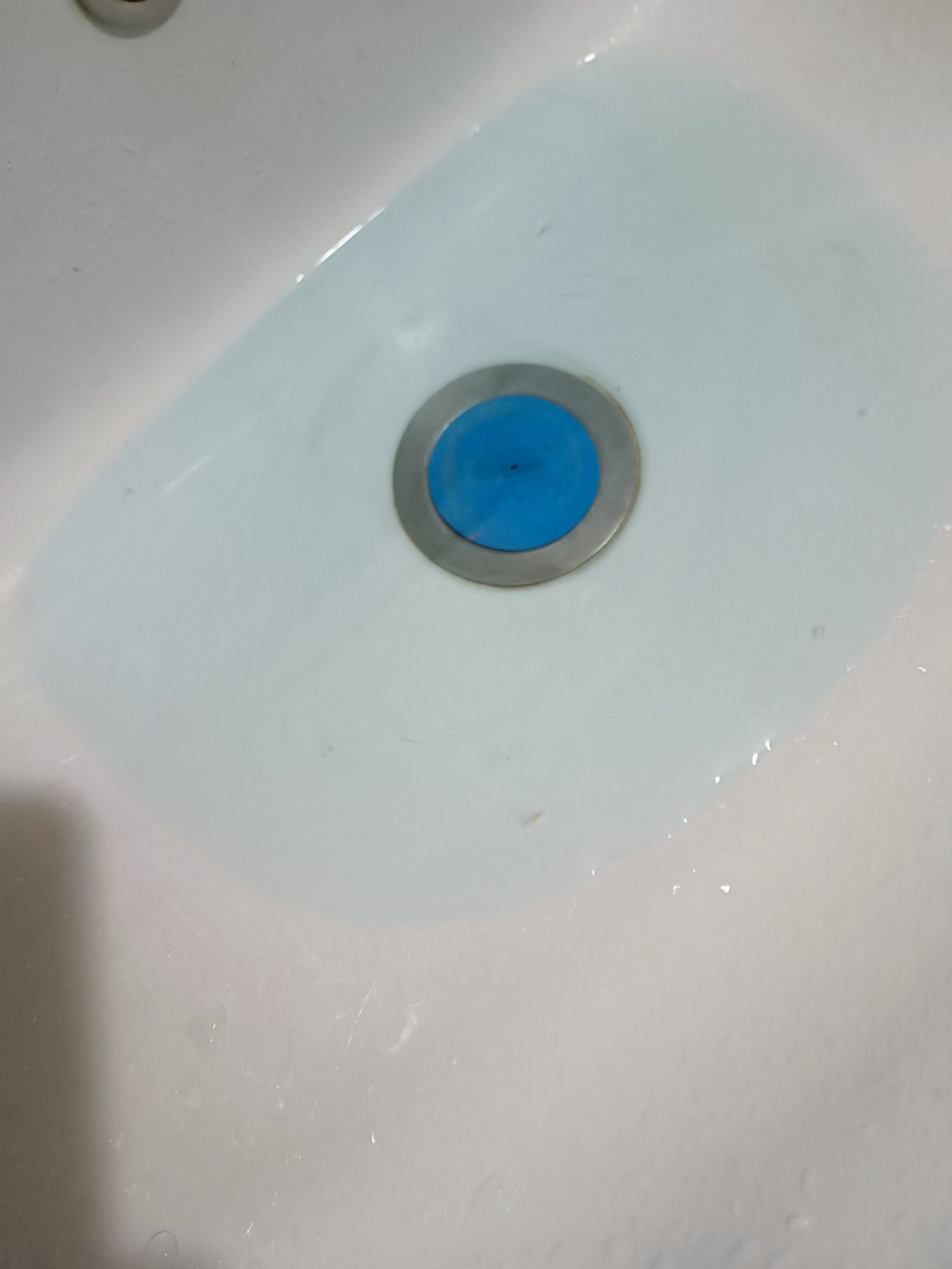 У громаді на Вінниччині з кранів тече синя та зелена вода: в чому причина - фото 6