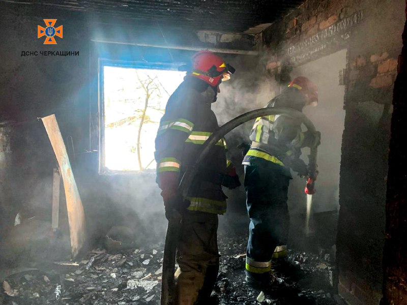 У Звенигородському районі під час пожежі загинула жінка