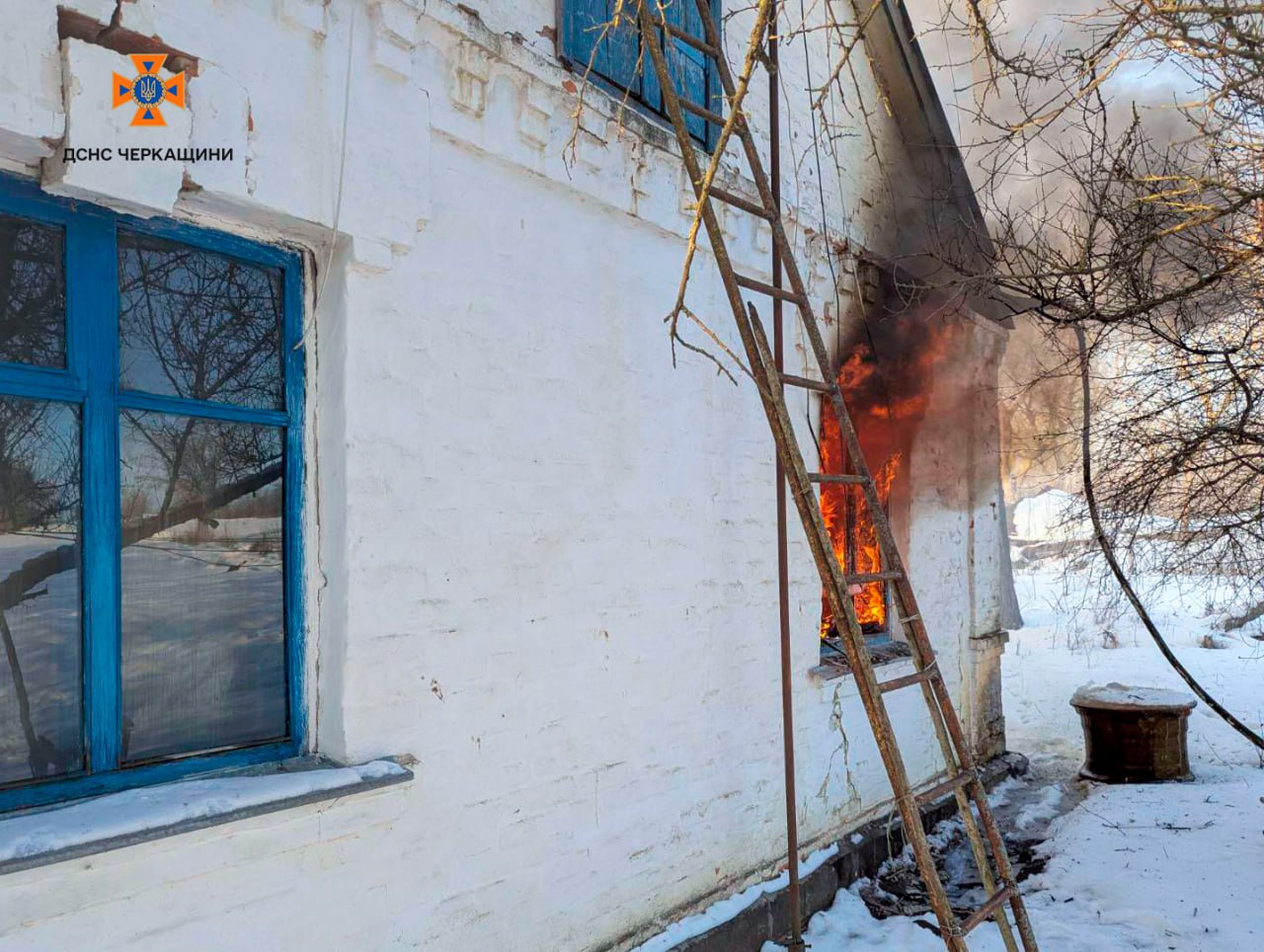 У Звенигородському районі під час пожежі загинула жінка - фото 2