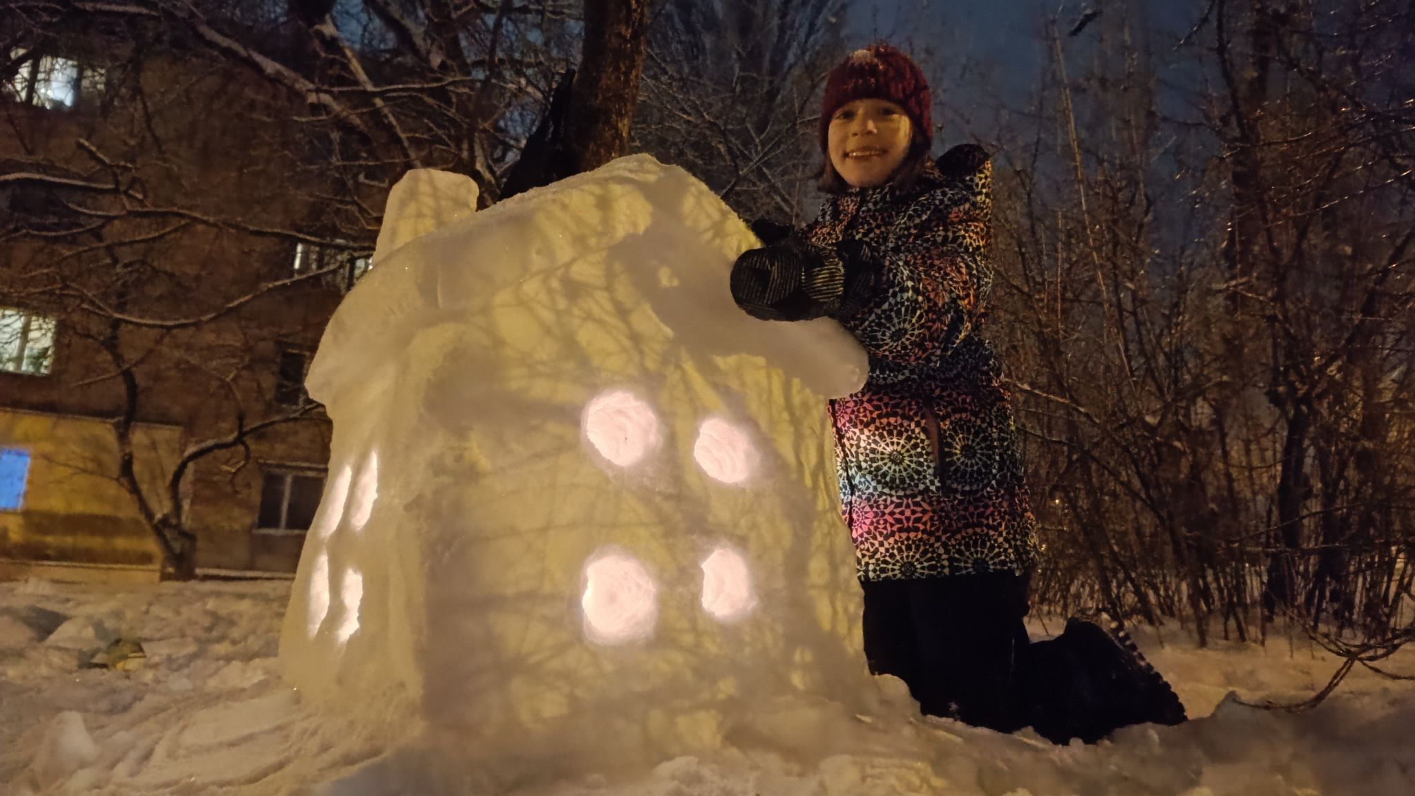 Маленьке диво великого міста: історія кольорового іглу в одному з дворів Києва - фото 5