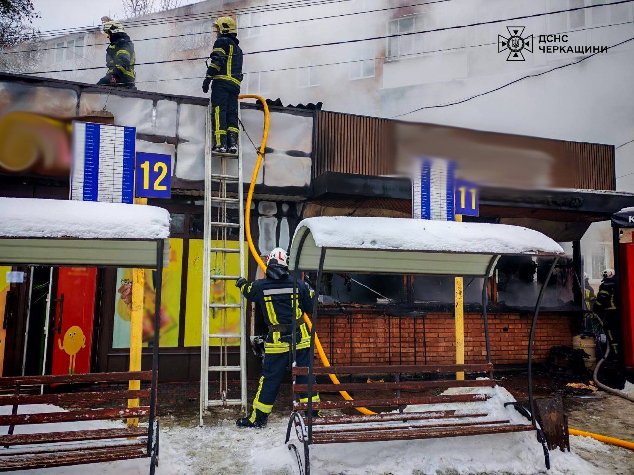 Генератор загорівся в Умані, вогонь перекинувся на кіоск - фото 2