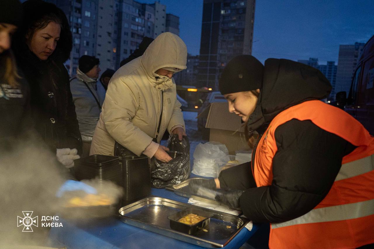 Як отримати гарячу їжу в пунктах обігріву Києва - фото 2