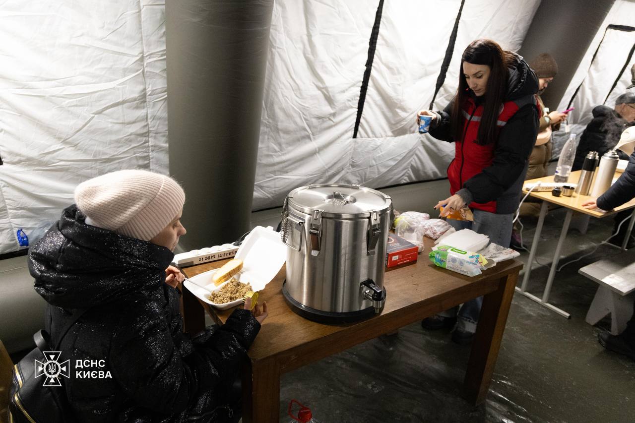 Як отримати гарячу їжу в пунктах обігріву Києва - фото 3