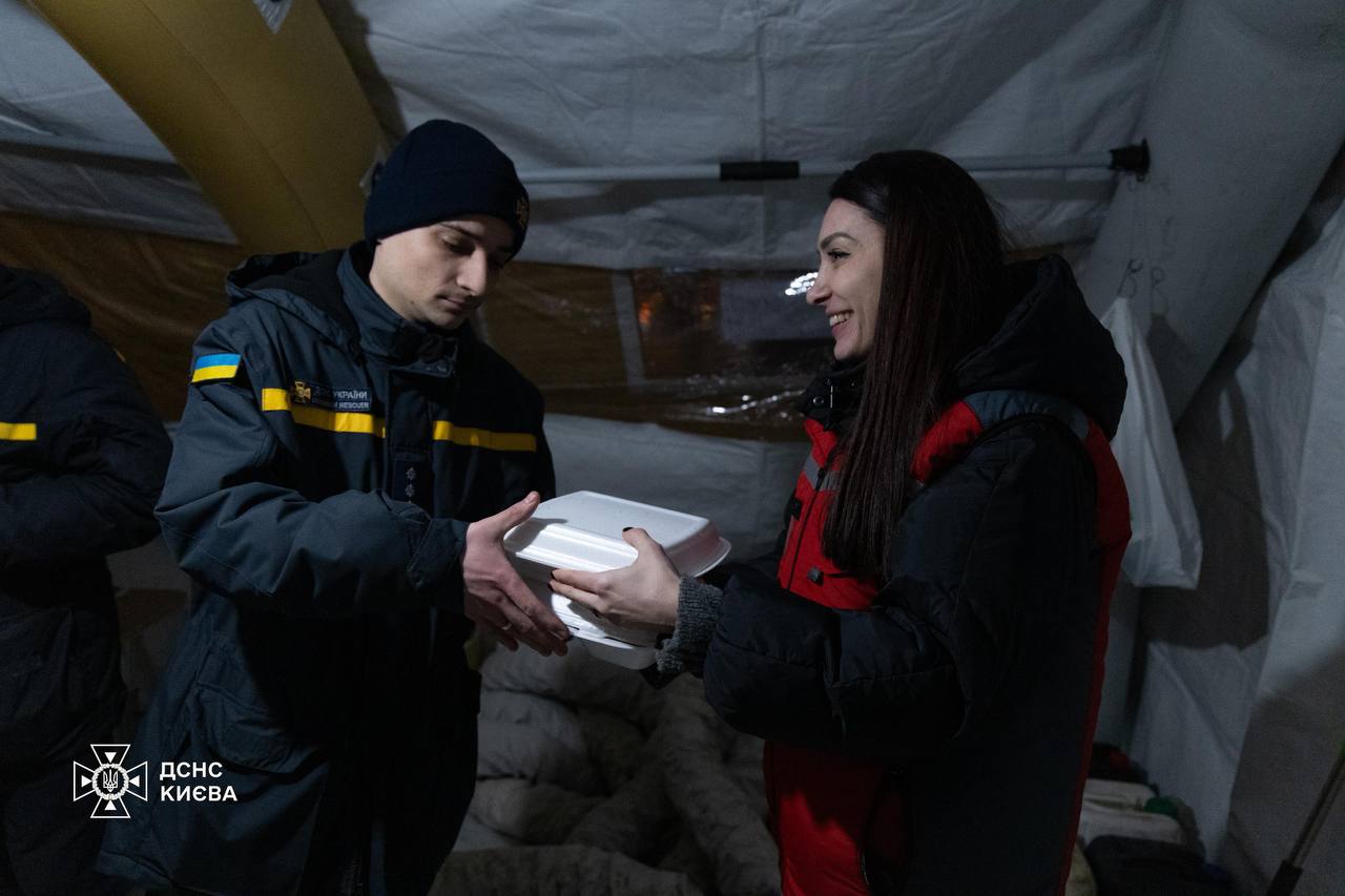 Як отримати гарячу їжу в пунктах обігріву Києва - фото 4