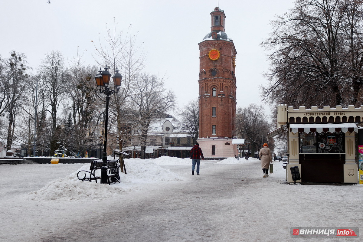 Ожеледиця у Вінниці: спецтехніка на дорогах та поради, як уникнути травмувань - фото 6
