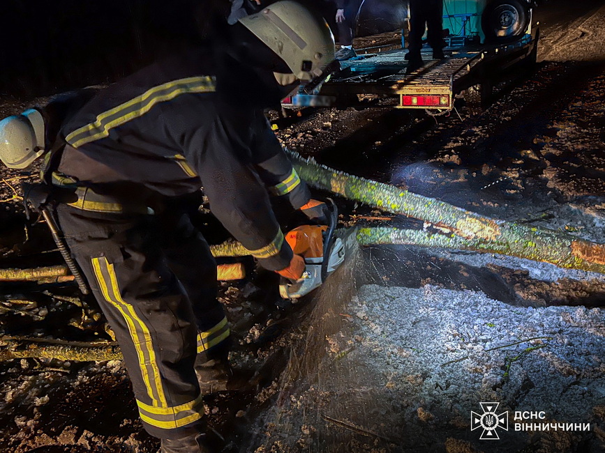 Рятувальники Вінниччини допомогли п’яти бригадам «швидкої» доїхати до пацієнтів