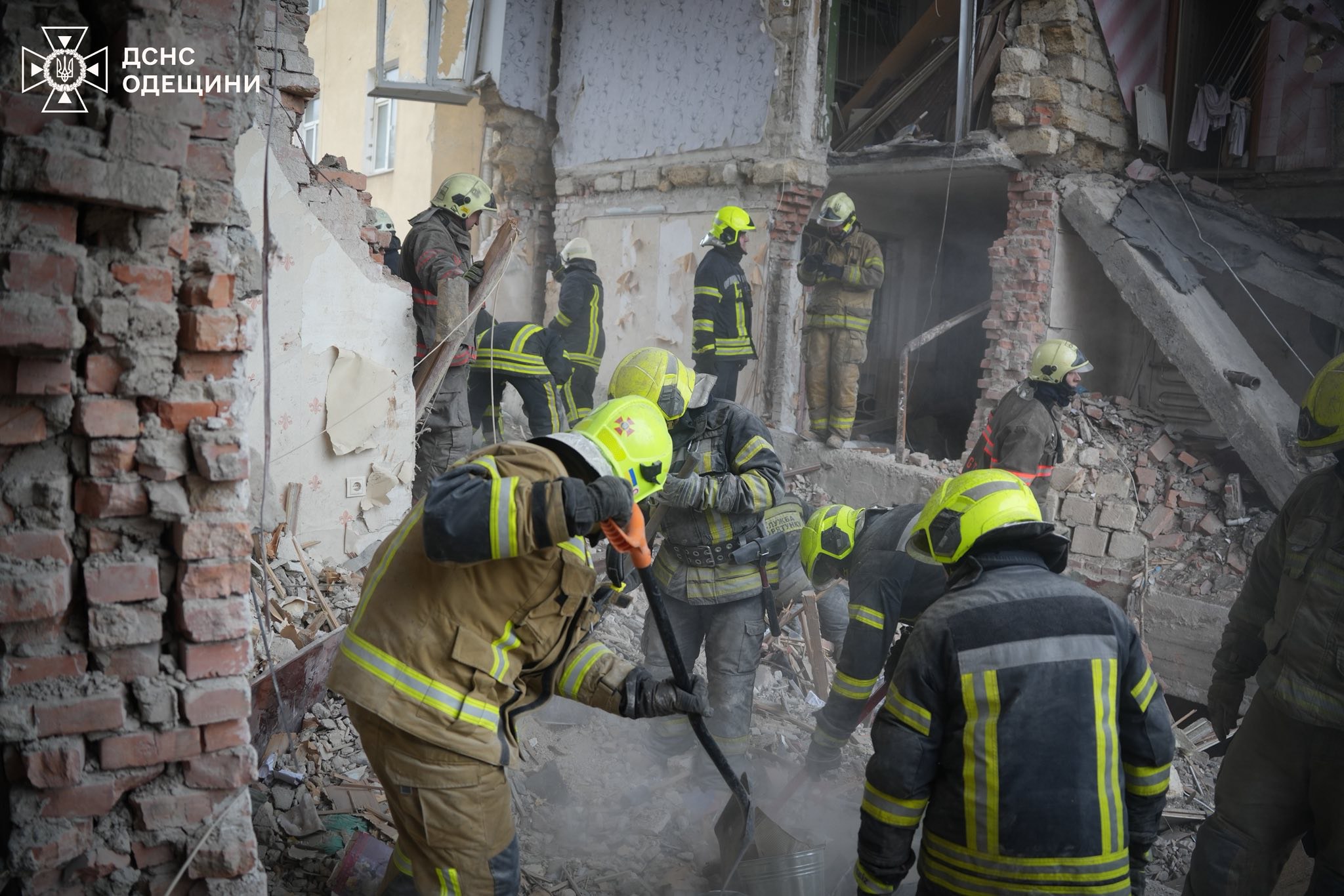 В Одесі 3 людей загинули внаслідок обстрілу - фото 7