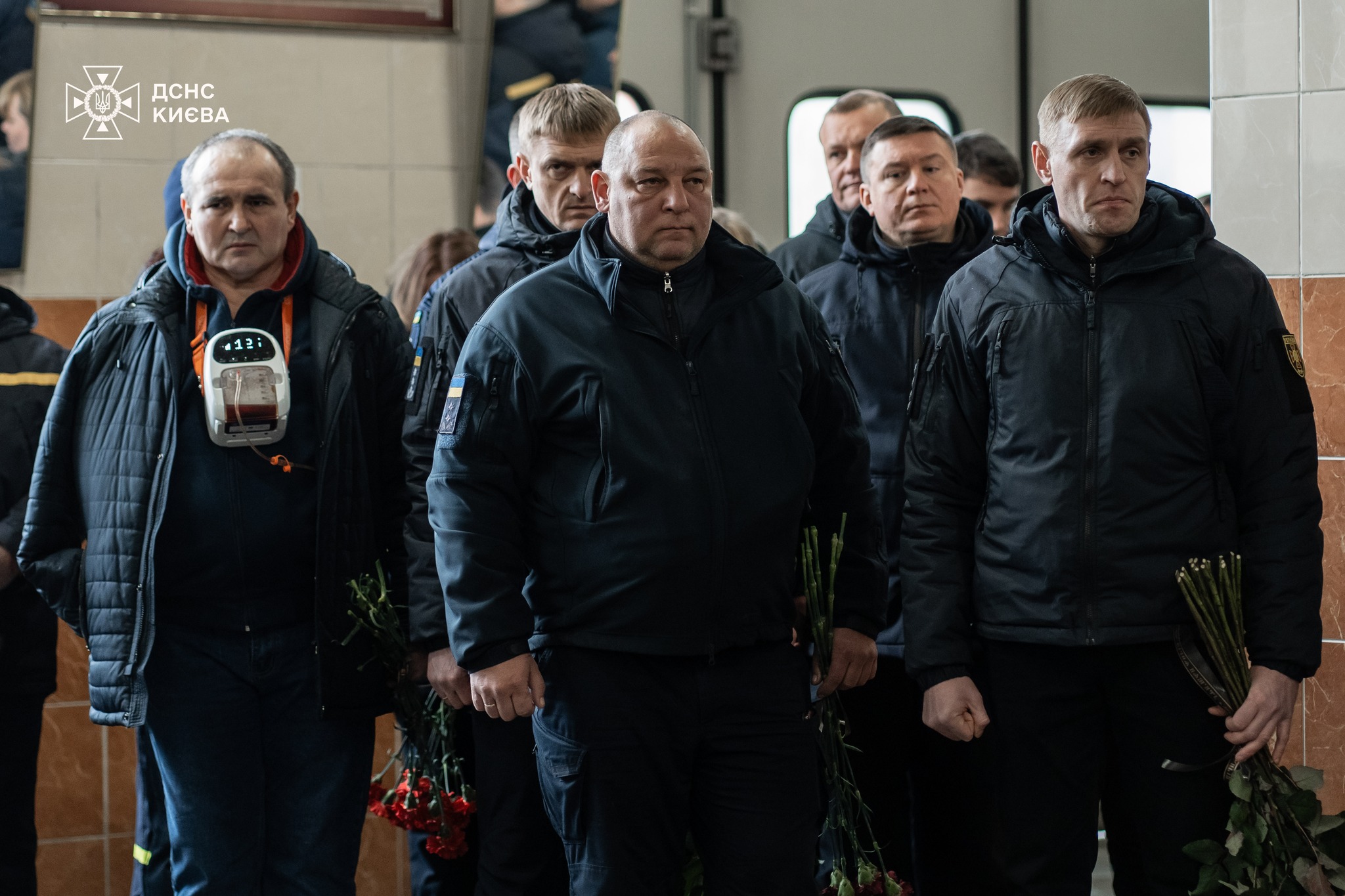 У київському гарнізоні провели в останню путь пожежного-рятувальника Олександра Зіброва - фото 3