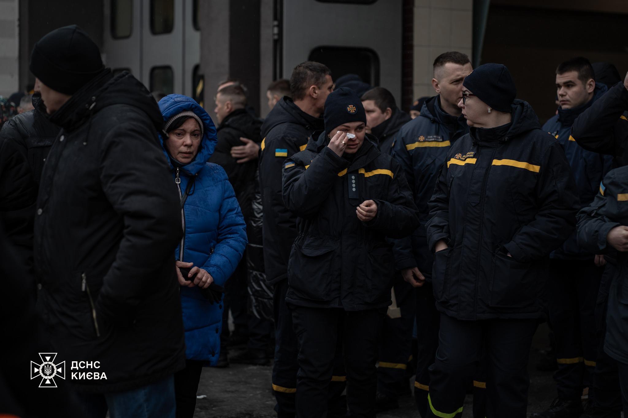 У київському гарнізоні провели в останню путь пожежного-рятувальника Олександра Зіброва