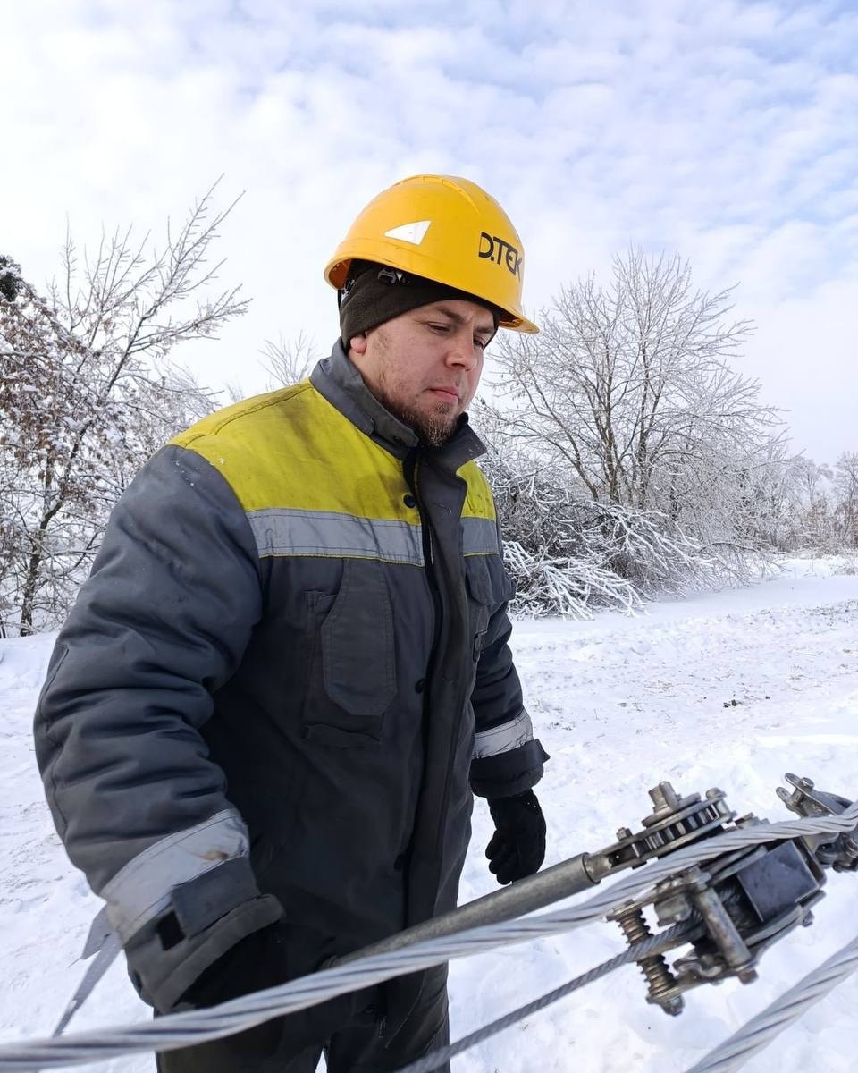 На Київщині, через аварії на мережах, понад 24 тис. родин без електроенергії - фото 2