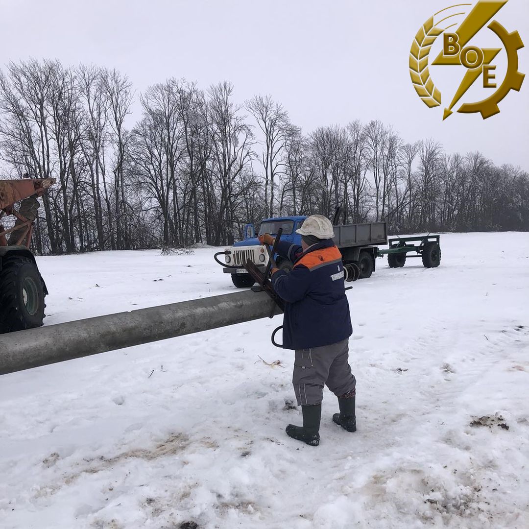 Енергетики четверту добу ліквідовують наслідки обледеніння на Вінниччині