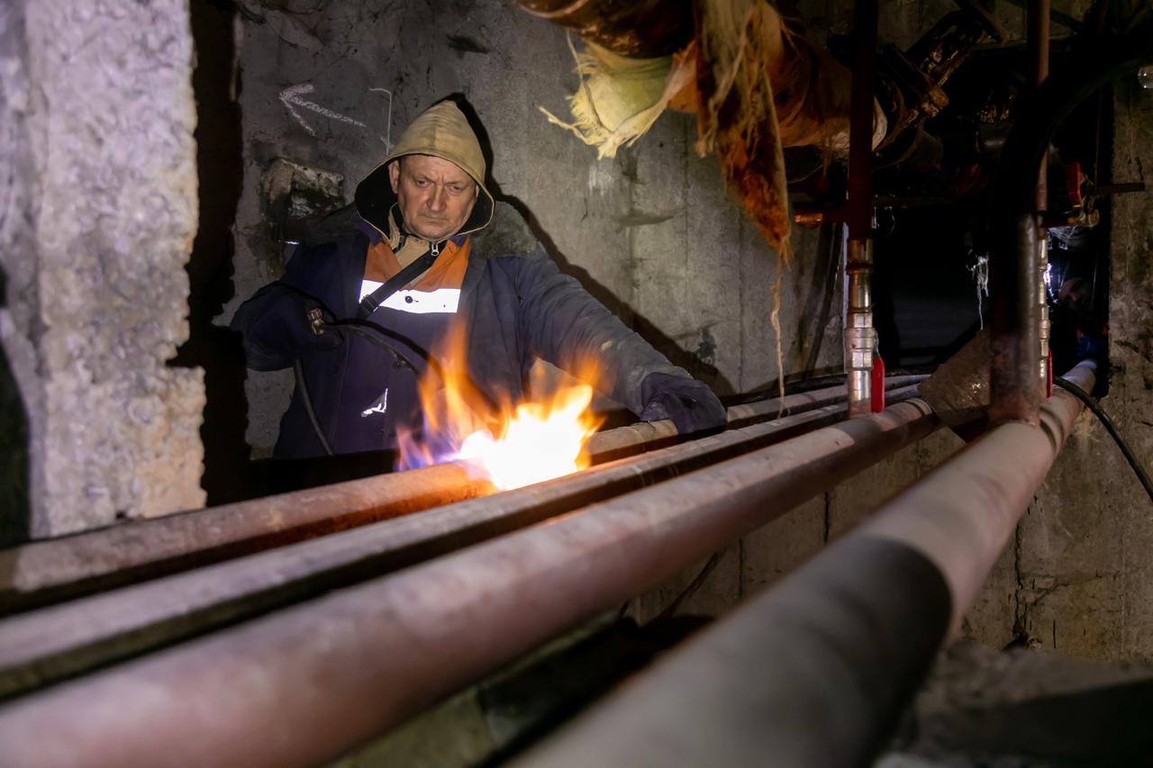 Укрзалізниця збільшила кількість бригад, які відновлюють комунікації Києва - фото 2