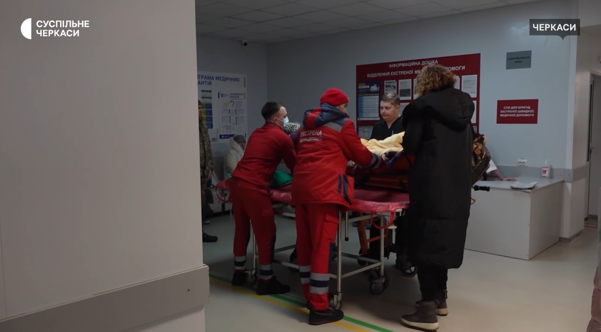 Через ожеледицю травмпункти Черкас працюють у надзвичайному режимі: за минулу добу – майже 130 постраждалих - фото 3