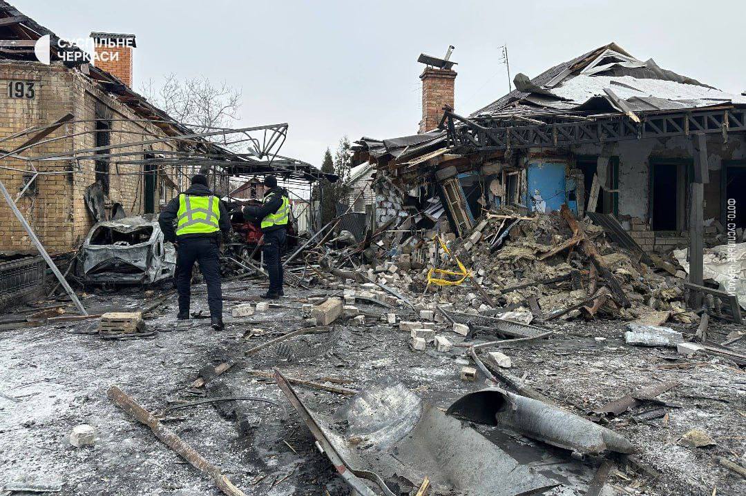 Будинки та інфраструктура стали ціллю російського обстрілу Черкас