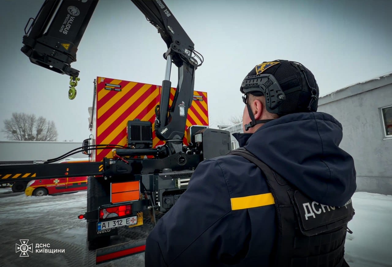 Сапери ДСНС відпрацьовують роботу з роботизованими комплексами і важкими піротехнічними машинами - фото 4
