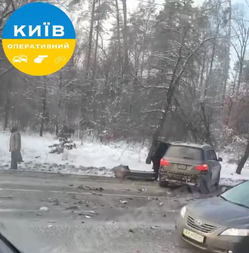 На Гостомельській трасі сталася масштабна автотроща - фото 2