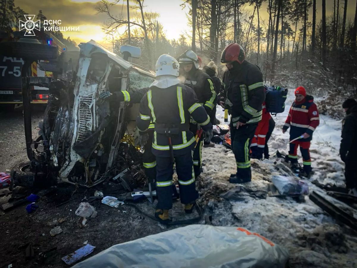 На Гостомельській трасі сталася масштабна автотроща - фото 2