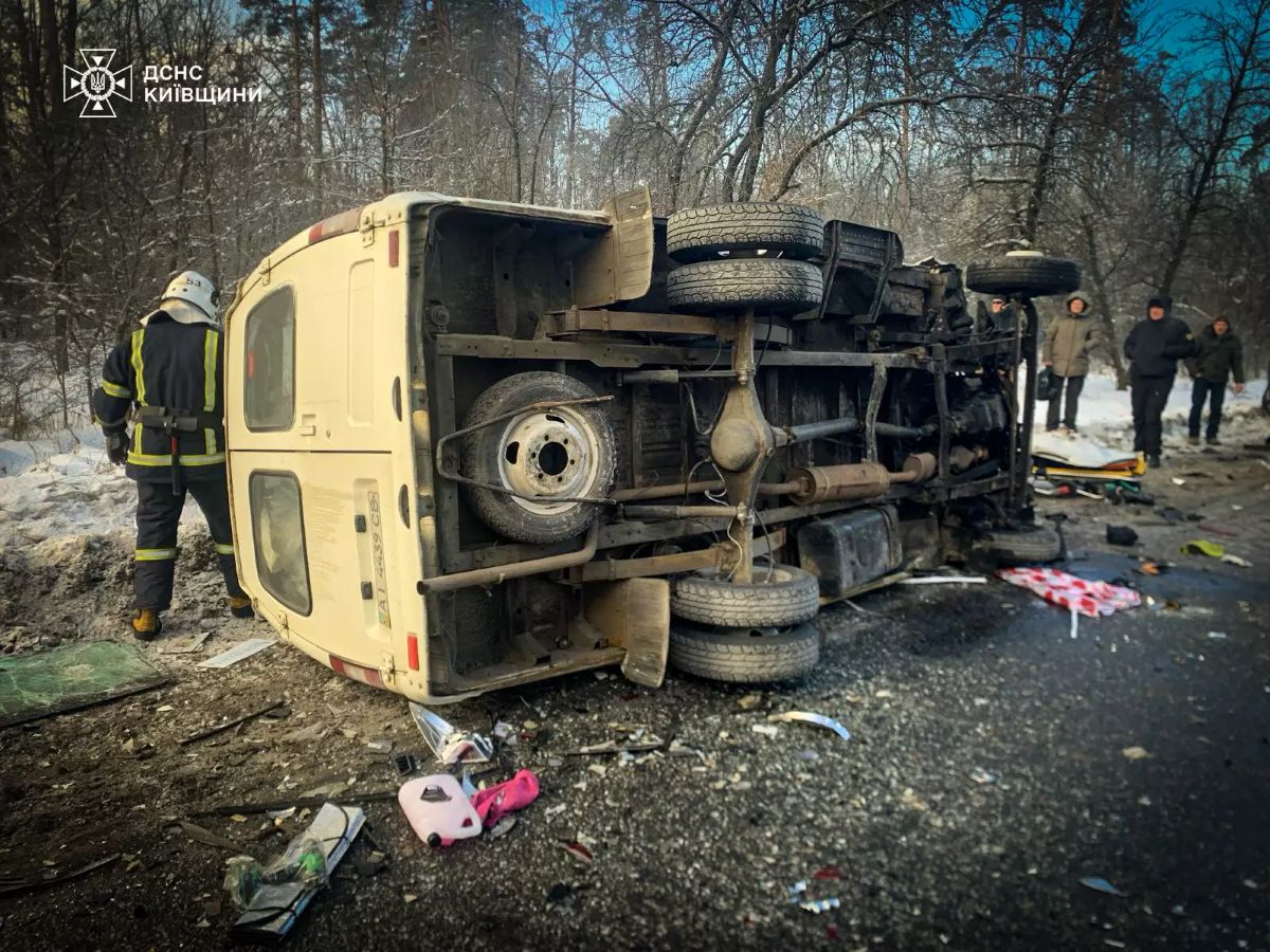 На Гостомельській трасі сталася масштабна автотроща - фото 3