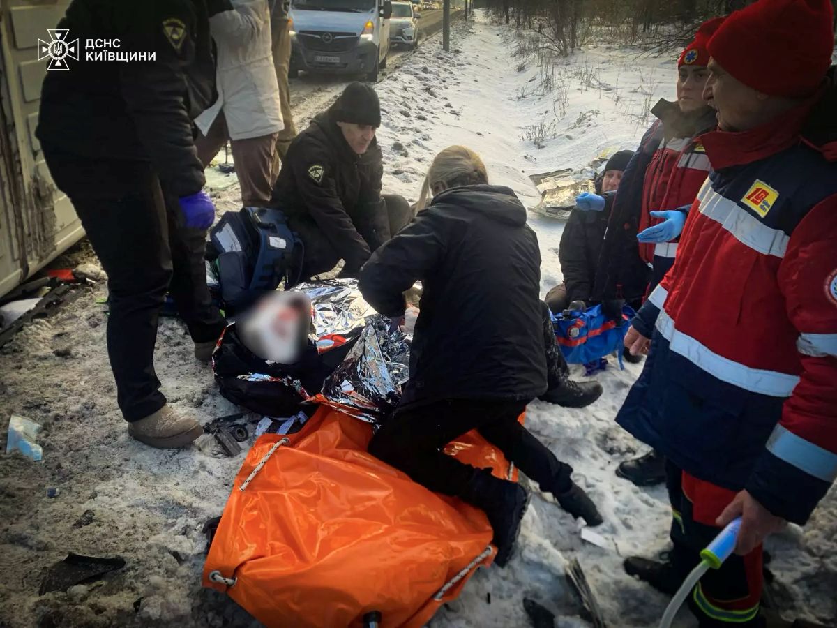 На Гостомельській трасі сталася масштабна автотроща - фото 4