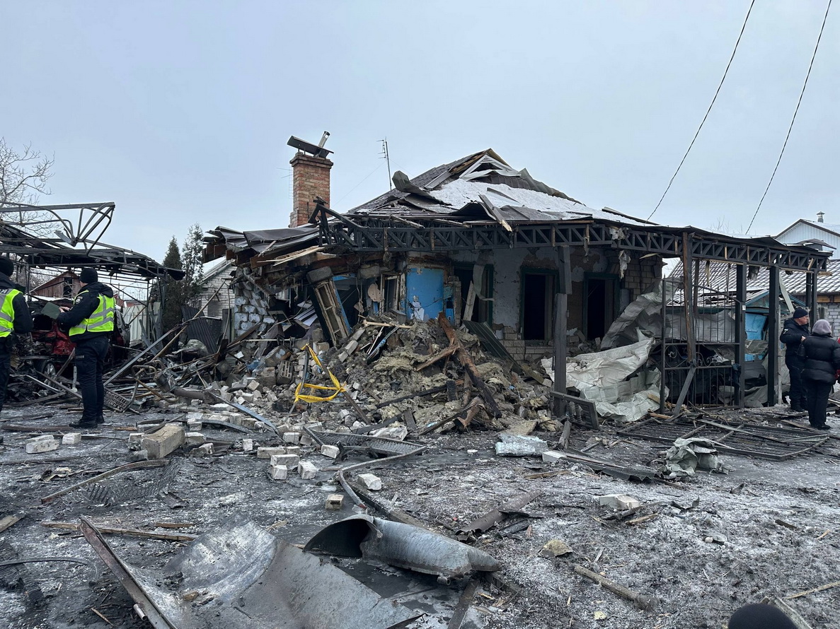 Нічна атака дронів по Черкасах: поранені люди, зруйновані будинки та пожежі - фото 5