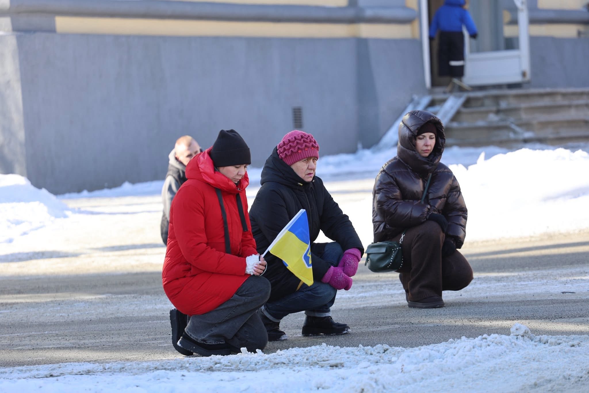 В Умані попрощалися з полеглим захисником Віталієм Коломійцем - фото 3