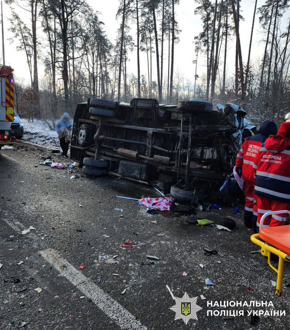 На Гостомельській трасі сталася масштабна автотроща