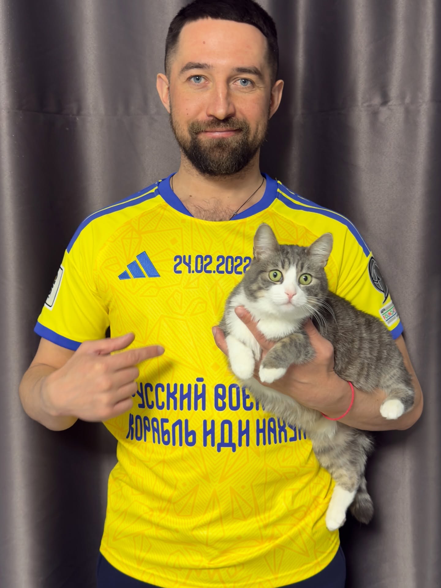 Автор фрази про «Русскій воєнний корабль» показав домашніх улюбленців