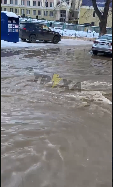 Біля станції метро «Політехнічний інститут» стався «потоп»