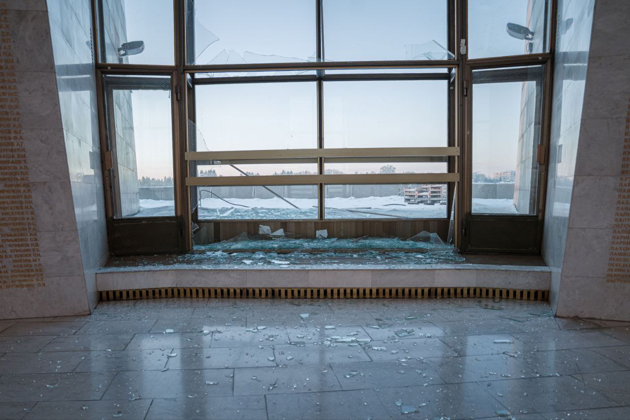 Росія пошкодила Національний музей історії України у Другій світовій війні - фото 2
