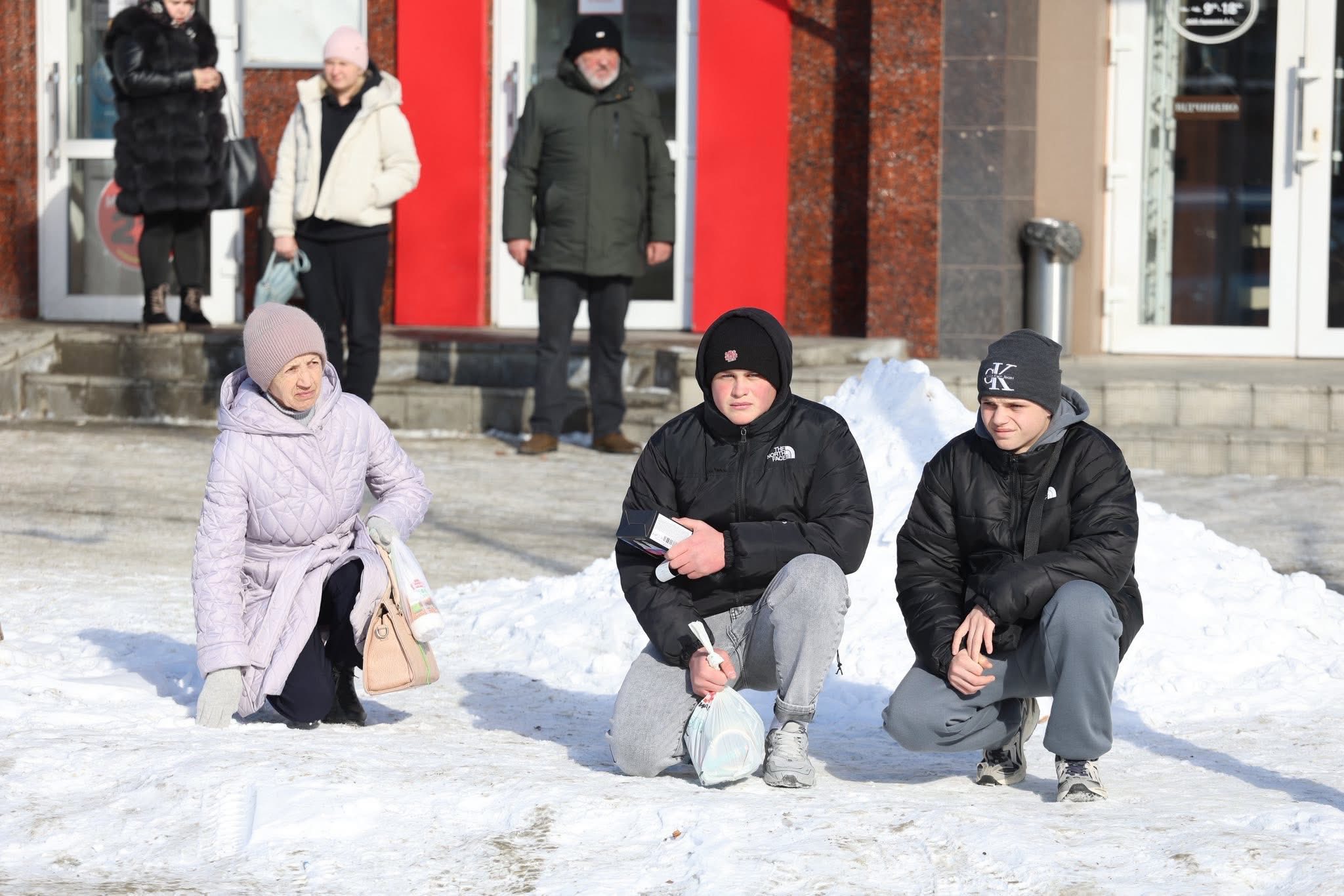 Умань на колінах прощалася із загиблим на війні стрільцем. Фото - фото 12