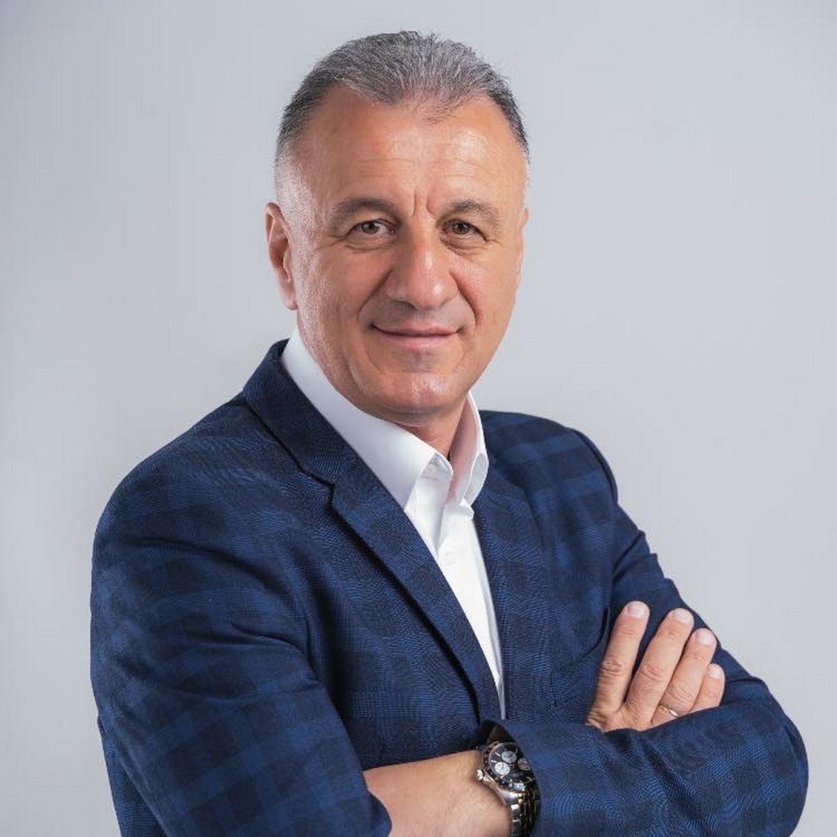 Колишнього мера Вінниці, депутата облради й письменника нагородять відзнаками міського голови - фото 2