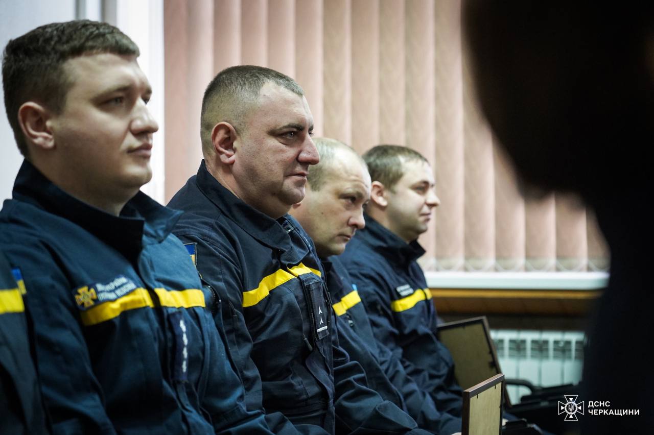 Черкаські рятувальники отримали нагороди - фото 2
