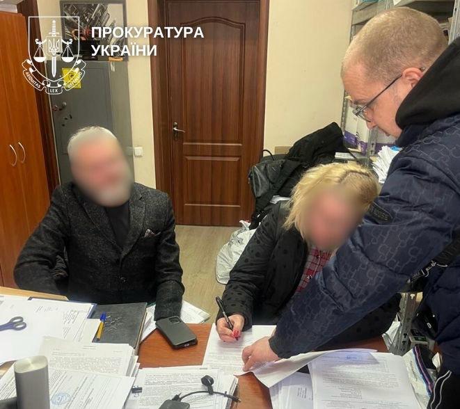 В Києві трьох лікарів підозрюють у продажі фіктивних медвисновків для військовозобов’язаних