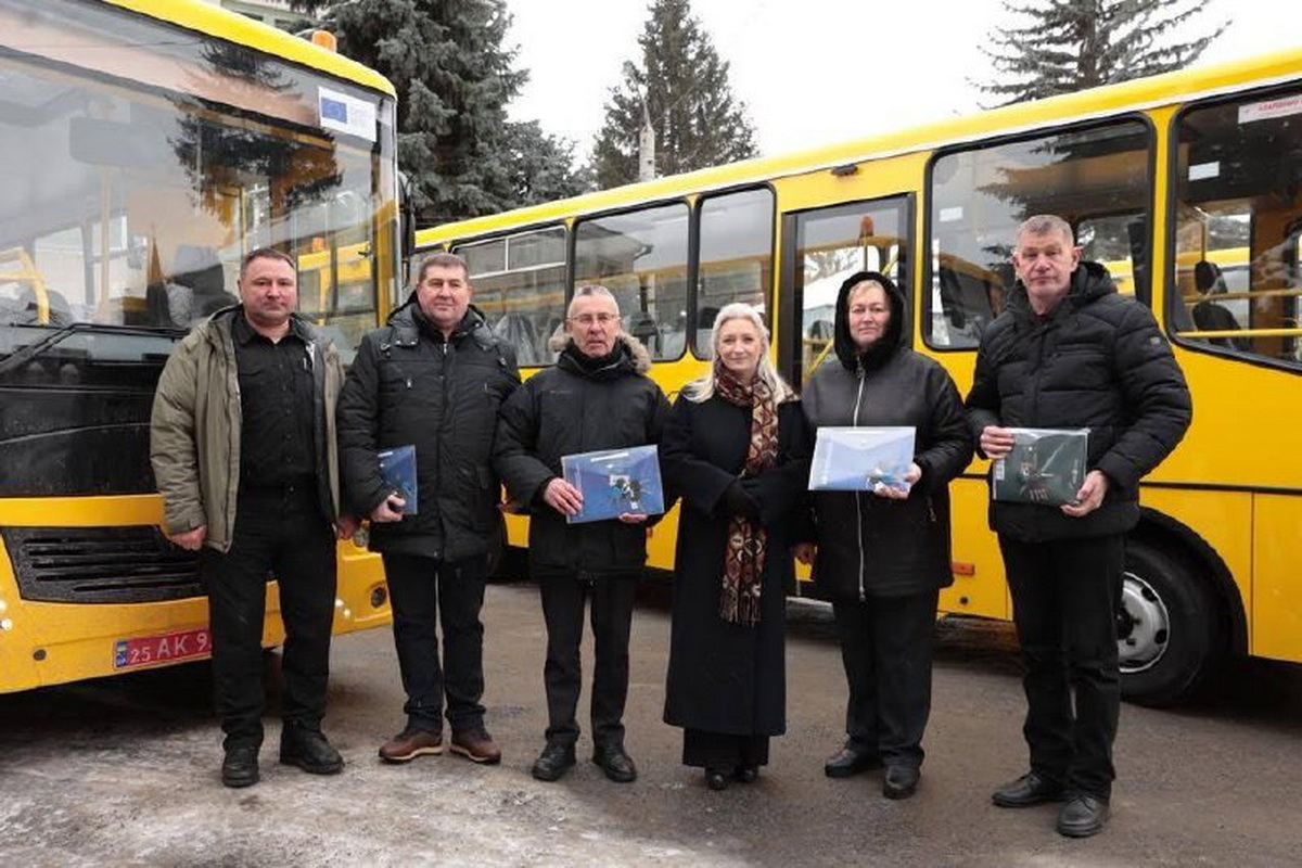 Нові шкільні автобуси отримали громади на Вінниччині - фото 4