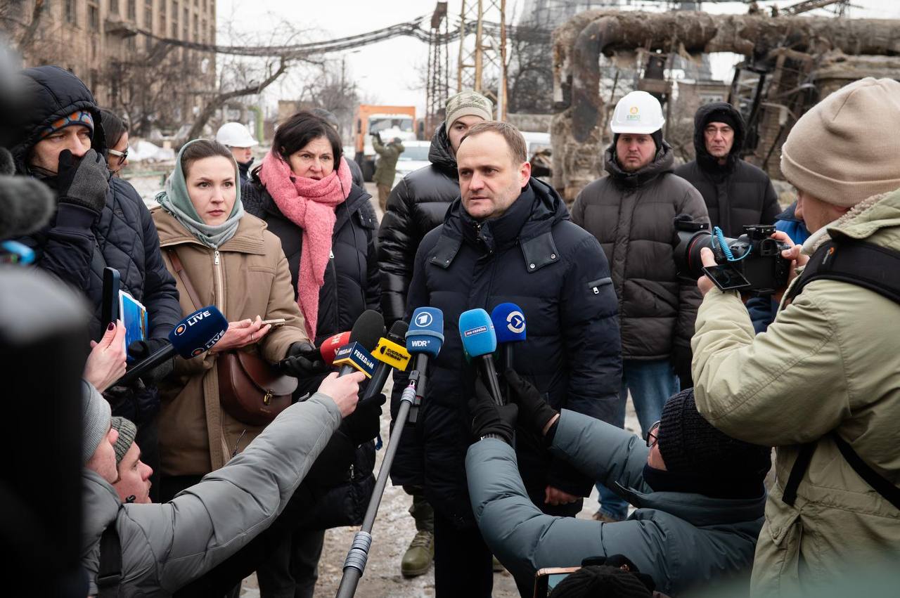 Поруйновану Дарницьку ТЕЦ показали послам та представникам іноземних держав - фото 8