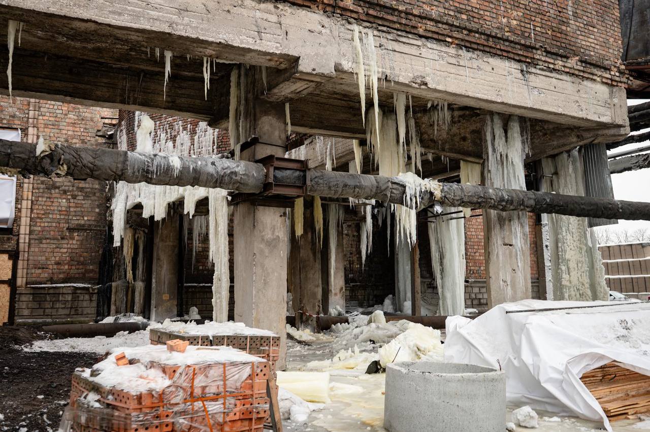 Поруйновану Дарницьку ТЕЦ показали послам та представникам іноземних держав - фото 7