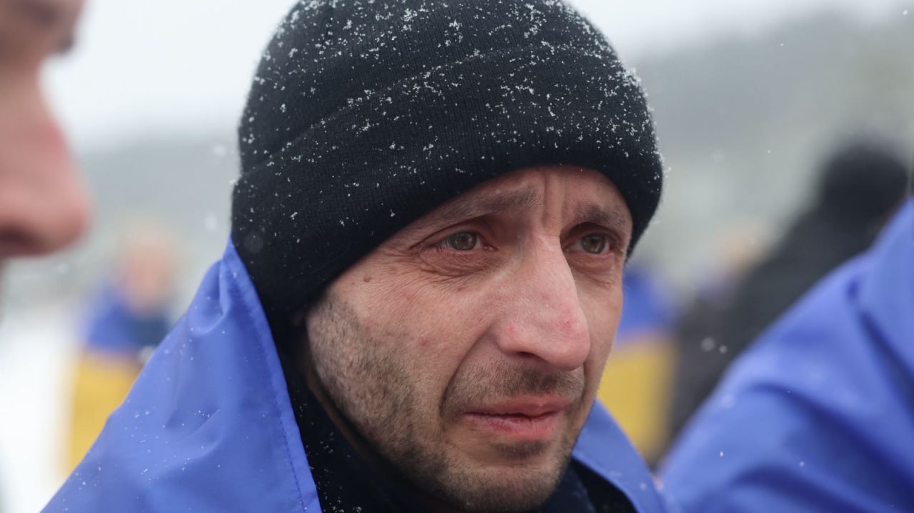 Україна повернула з полону 157 людей: 150 військових та 7 цивільних українців - фото 6