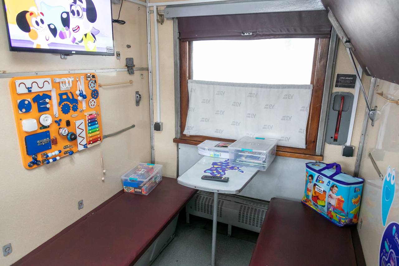 На Дарниці працюють «Вагони незламності»