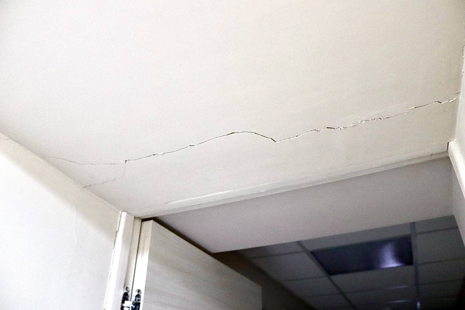 У Києві внаслідок російської атаки пошкоджено Національну бібліотеку України для дітей