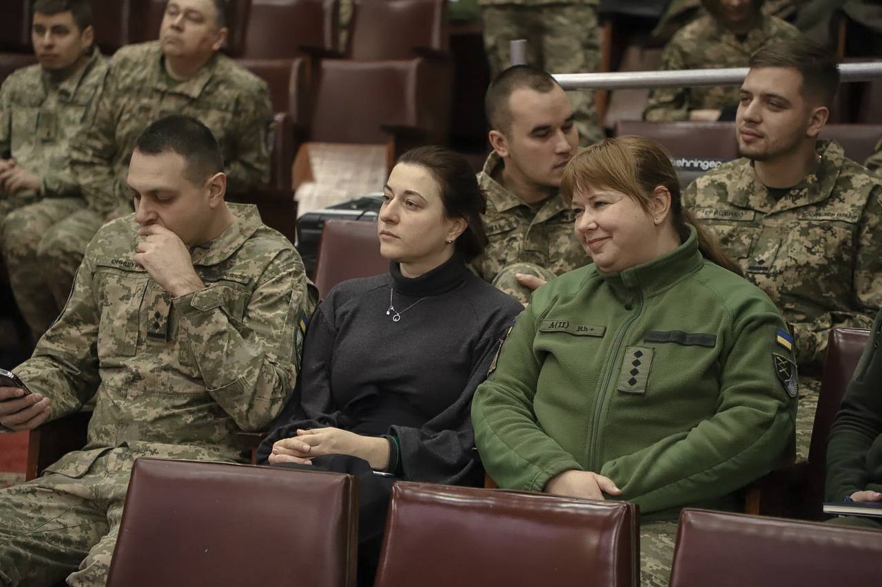 Захисників українського неба нагородили відзнаками за знищення ракет та дронів ворога - фото 2