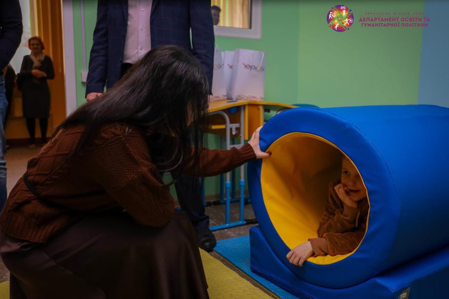 У черкаській школі відкрили інклюзивно-ресурсну кімнату - фото 2