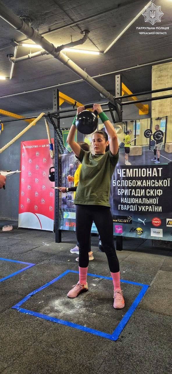Черкаська патрульна виборола «срібло» на чемпіонаті із гирьового спорту - фото 4