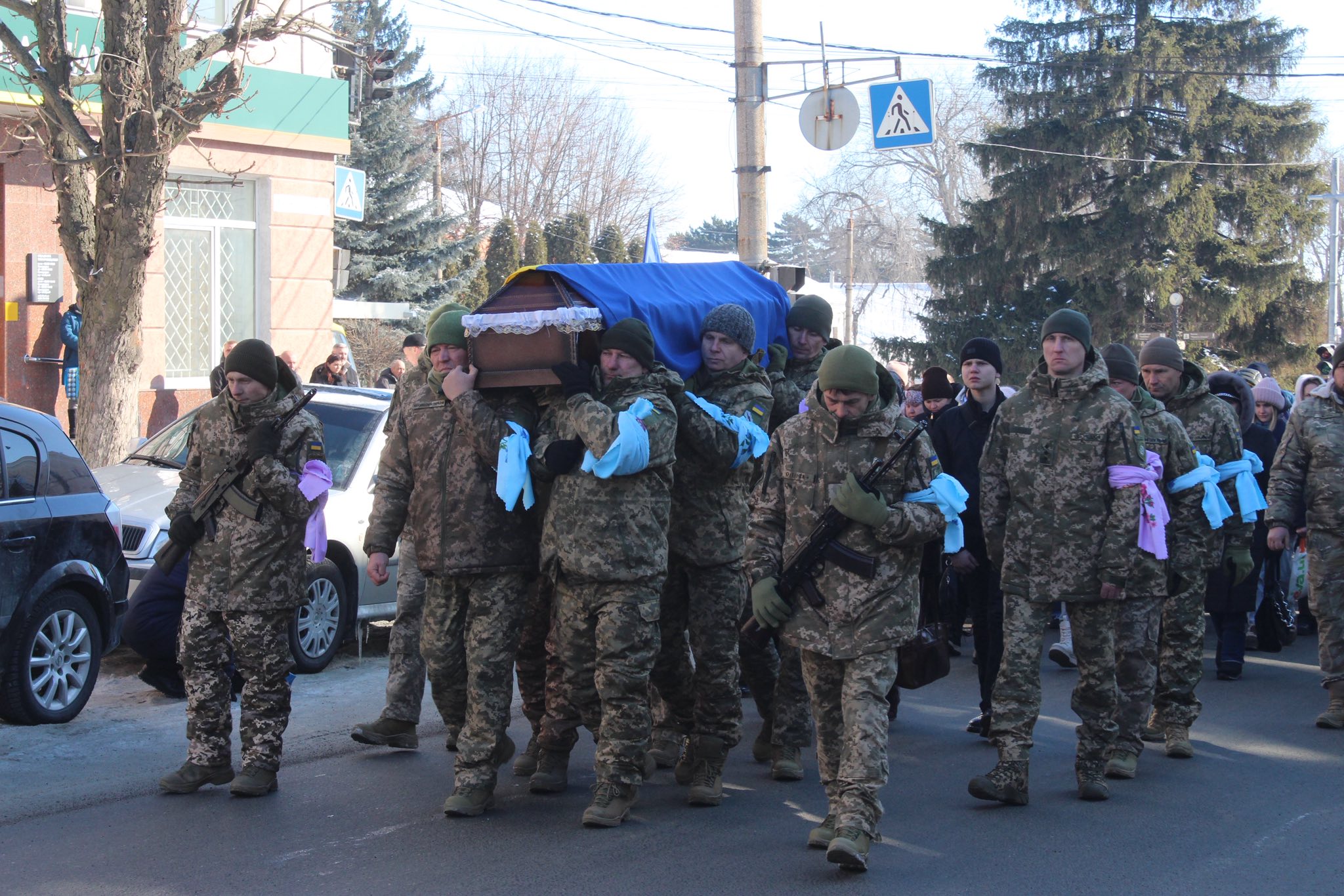В Умані попрощалися із снайпером, який загинув на війні - фото 4